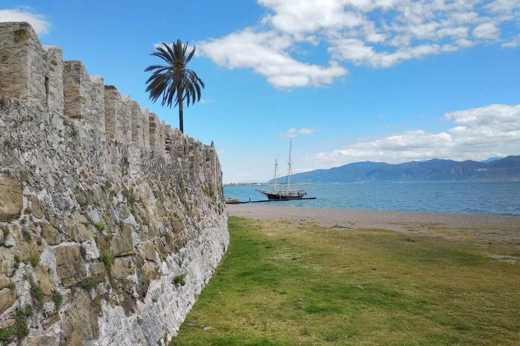 Naupactus Unique Harbor Apartment In A Stone House! Nafpaktos Dış mekan fotoğraf